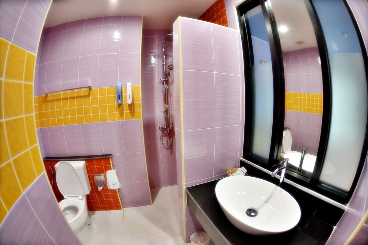 ห้องน้ำ ห้องอาบน้ำ โรงแรม ณ ทับเที่ยง บูติค รีสอร์ท ตรัง